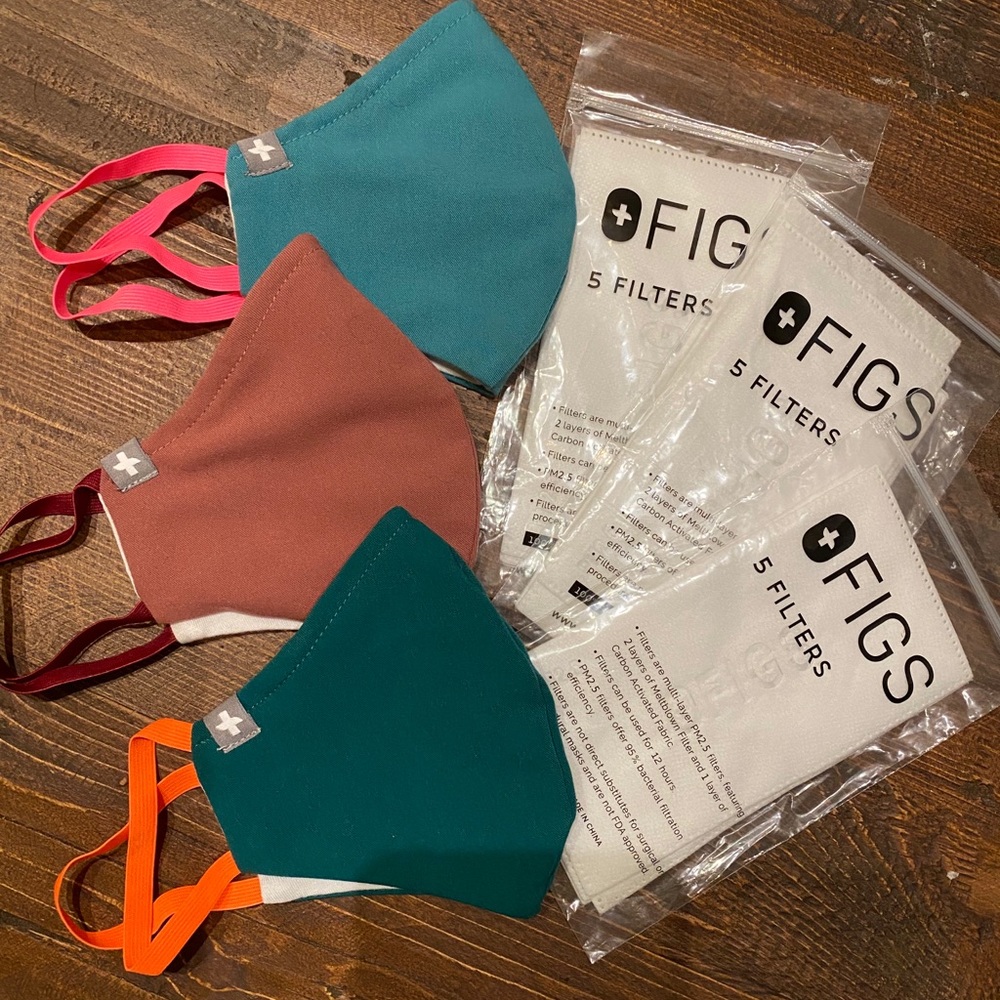 FIGS Masks(HYDROGREEN,MAUVE &HUNTER GREEN)Size S/M